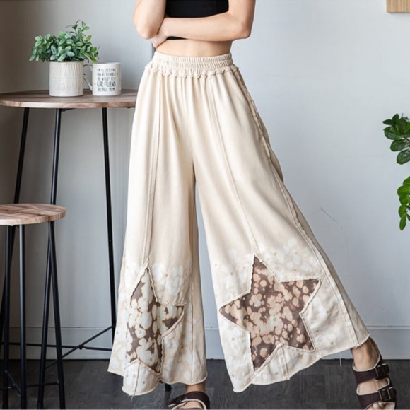 NWOT Oli & Hali Beige Star Pattern Wide-Leg Pants - Picture 2 of 8
